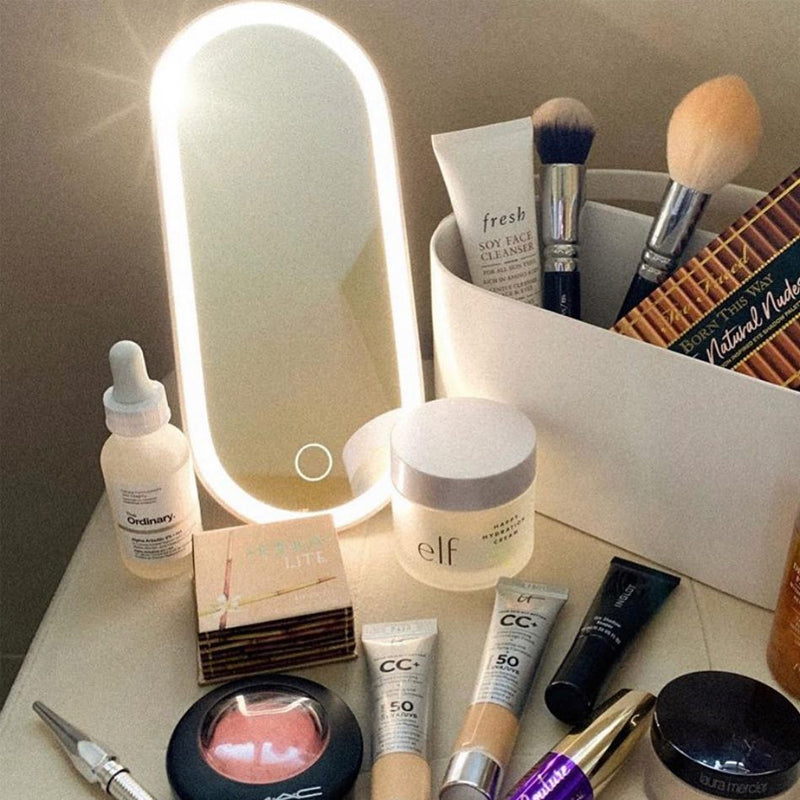 LED-belyst makeupspejl med opbevaring