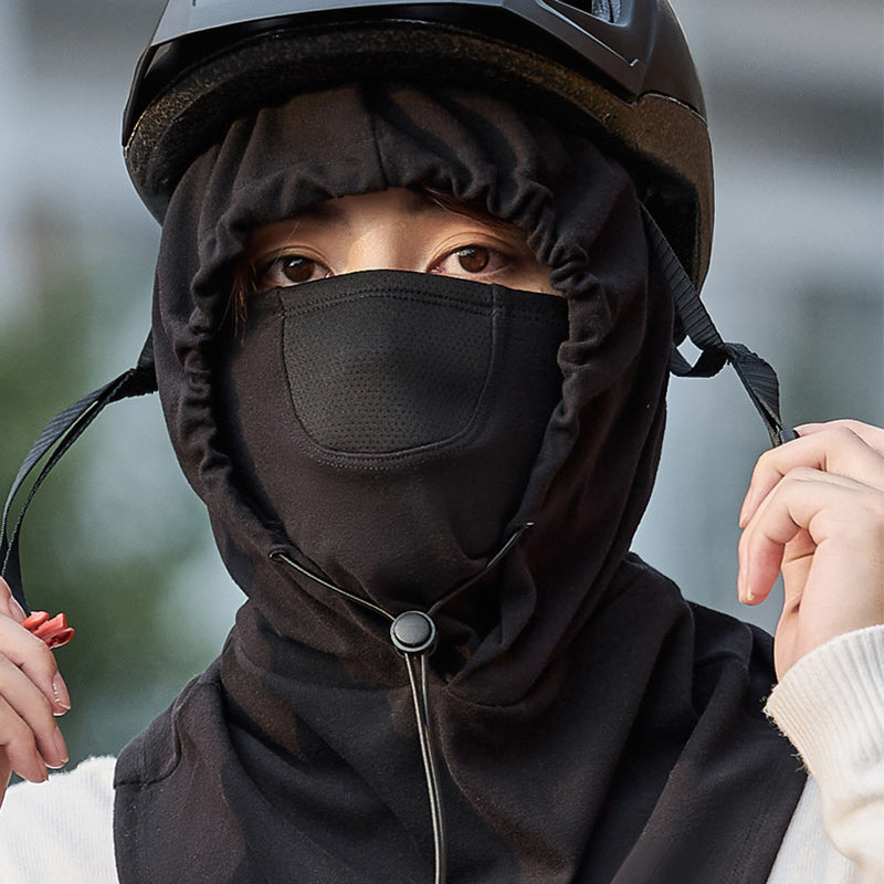 Hættemaske med halsvarmer til cykling