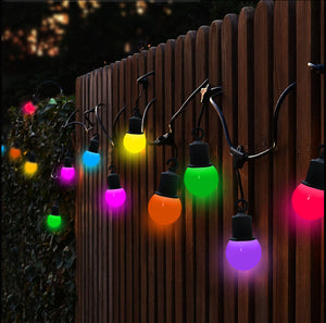 Farverig og dekorativ LED-pære lampe til have