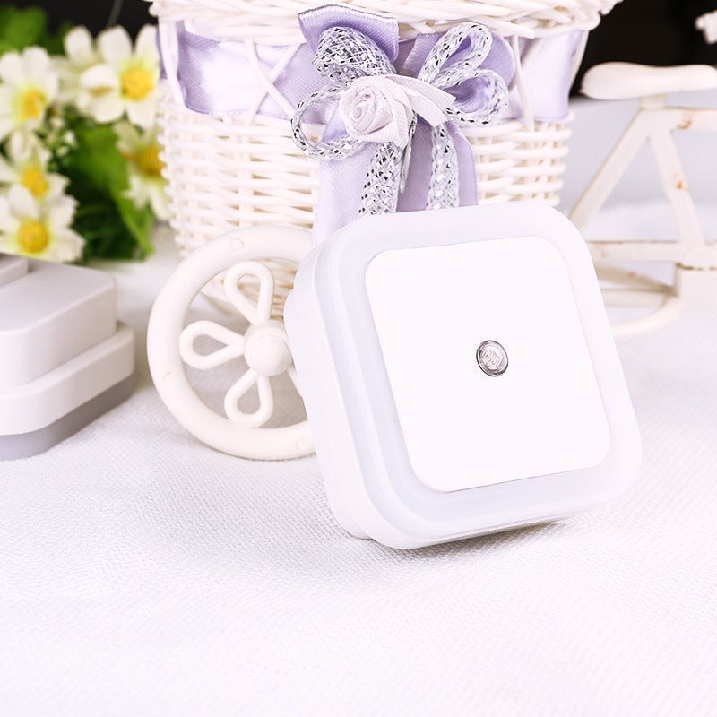 LED natlampe med lysaktiveret sensor