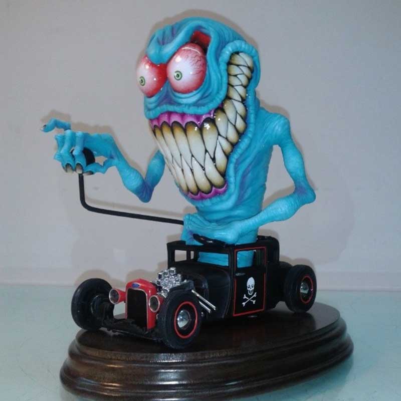 Vredt monster statue