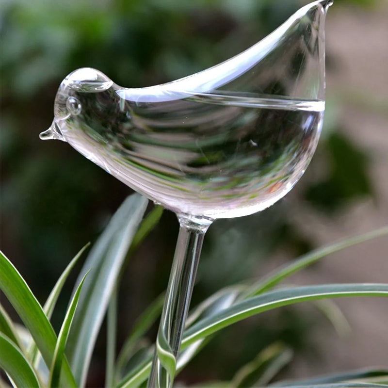 Fugleformet automatisk vandingsanordning i glas